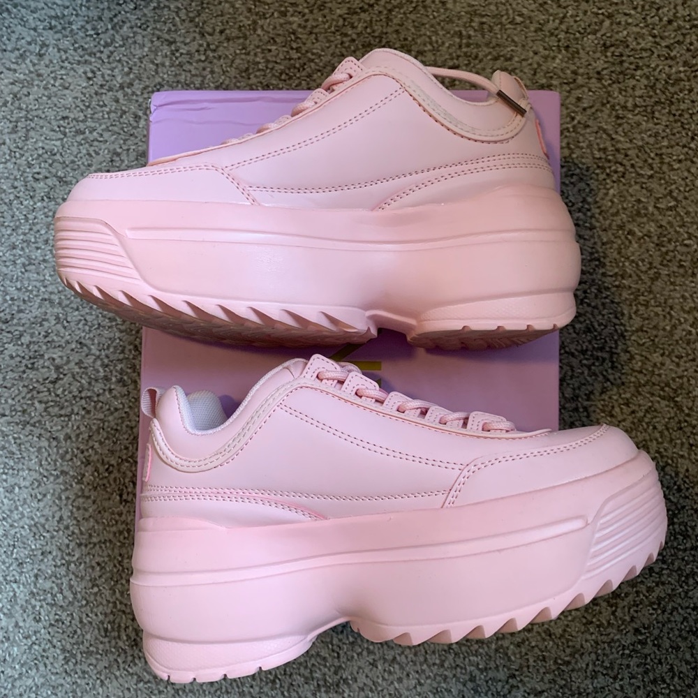 Berness’ Rec League Platform Sneakers in Light Pink - Brand New womens 7